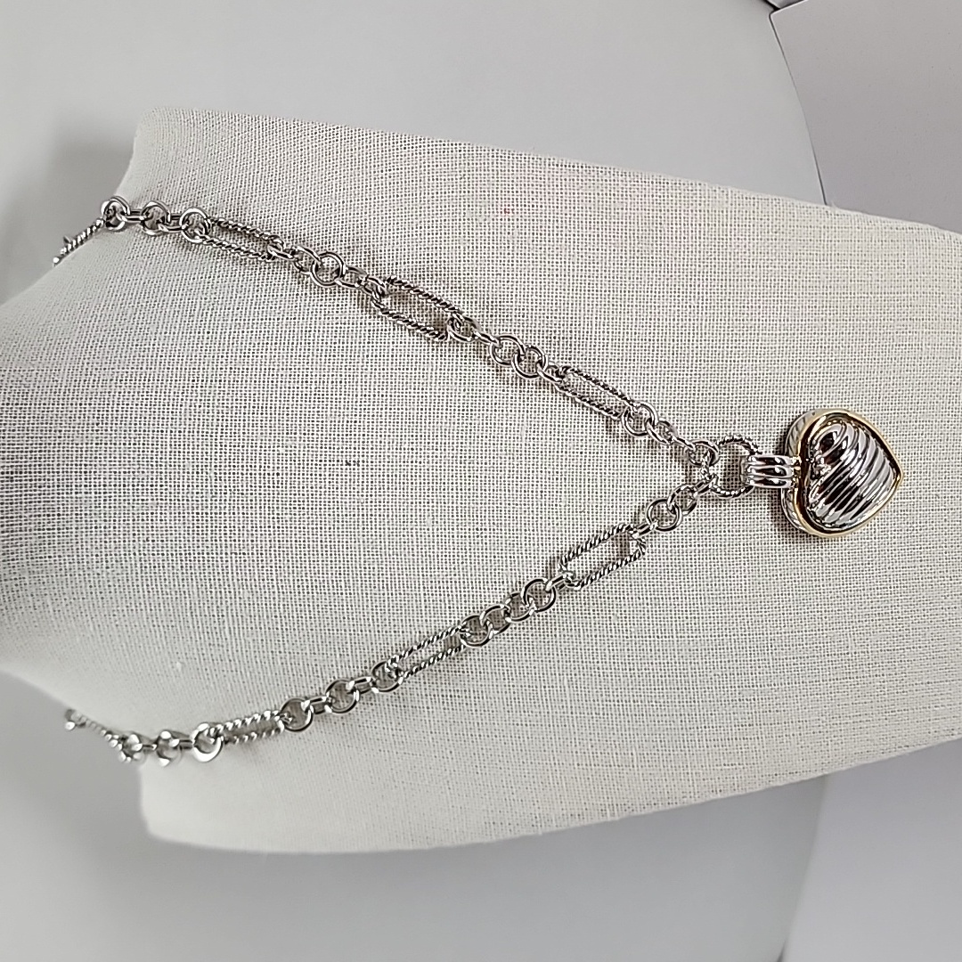 Bijoux Terner Ribbed Heart Necklace